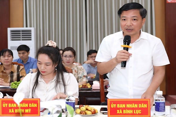 Lãnh đạo UBND xã Bình Lục phát biểu tại hội nghị.
