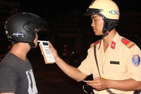 Ng&agrave;y mai 1/8 hơn 100 lỗi vi phạm giao th&ocirc;ng sẽ tăng mức phạt