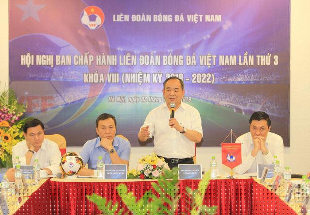Chủ tịch VFF Lê Khánh Hải điều hành cuộc họp Ban chấp hành VFF chiều ngày 3/7/2019