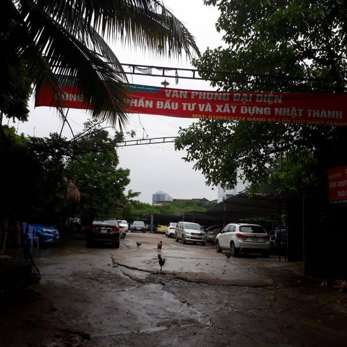 Bãi xe không phép tại Ngõ 106 Hoàng Quốc Việt tiếp tục hoạt động.
