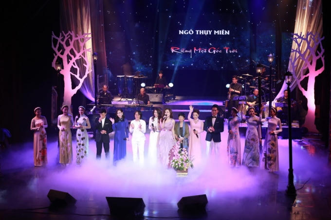 Đêm nhạc "Riêng một góc trời" đọng lại những cảm xúc đặc biệt với khán giả Hà thành.