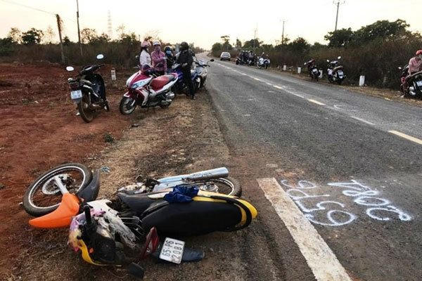 Hiện trường vụ tai nạn khiến 3 người trong một gia đình tử vong - Ảnh: Công an cung cấp.