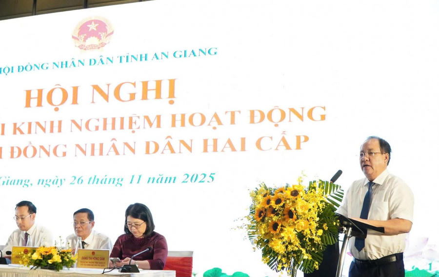 Phó Chủ tịch Thường trực UBND tỉnh Nguyễn Thanh Phong phát biểu tại Hội nghị.