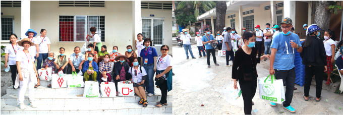 Người dân Nam Du nhận nhiều phần quà đầy yêu thương (hình trái); thậm chí, có người còn được tình nguyện viên giúp mang quà về nhà (hình phải)