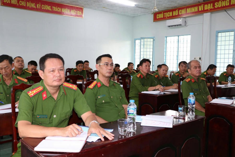 Các đại biểu tham dự hội nghị