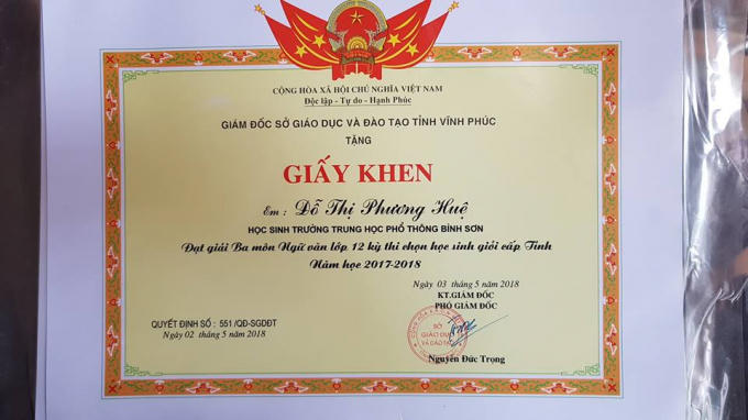 Vĩnh Phúc: Nữ sinh cơ cực, vừa học vừa kiếm sống để nuôi hai em khi mẹ bỗng nhiên mất sớm