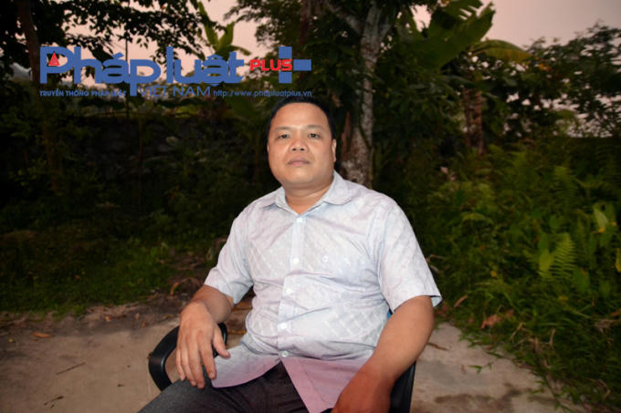 Ông Tân kể về quá trình mình bị huyện kỷ luật. (ảnh: Phàn Giào Họ)
