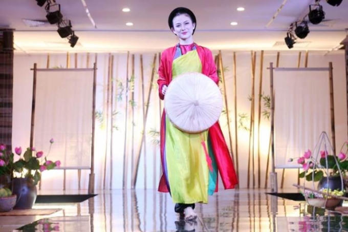 Những bóng hồng thướt tha trong Trang phục Việt Nam qua các thời kỳ