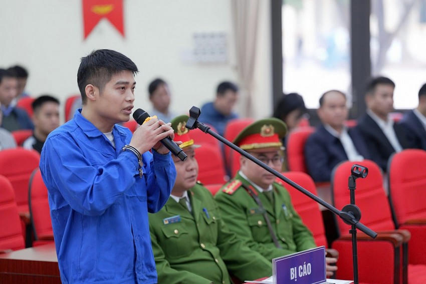 Bị cáo trả lời HĐXX.