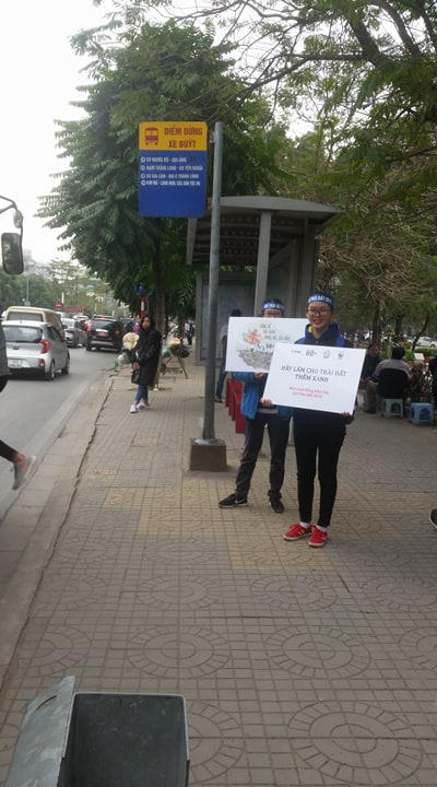 Các điểm bus xung quanh khu vực các hồ được đẩy mạnh tuyên truyền