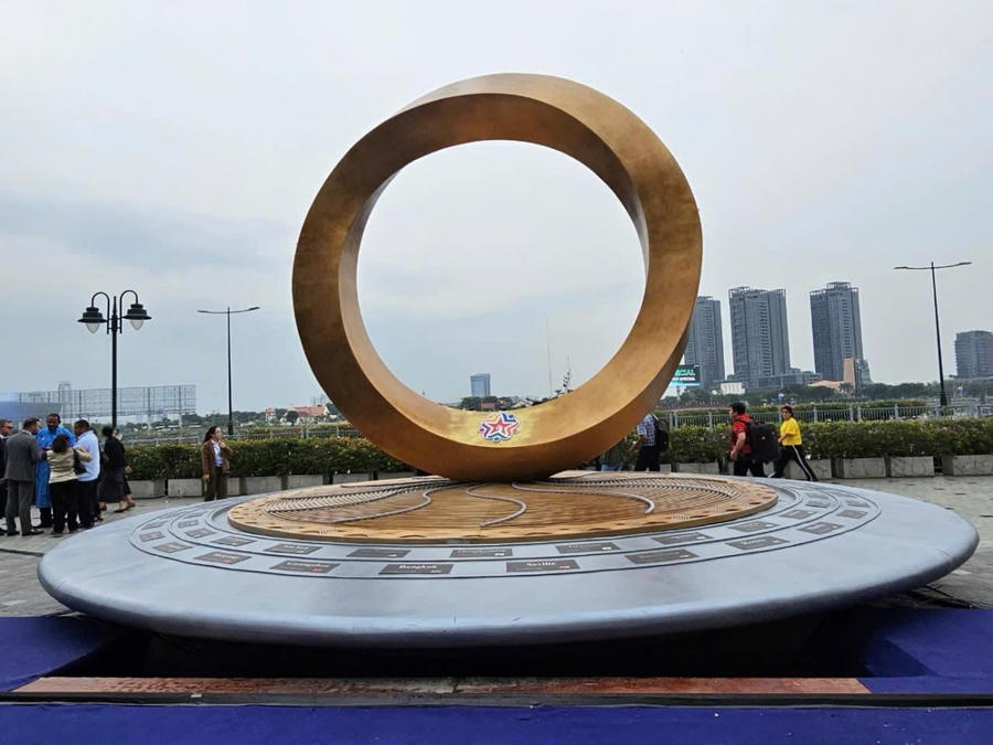 Biểu tượng Hữu nghị quốc tế đặt tại công viên bến Bạch Đằng.