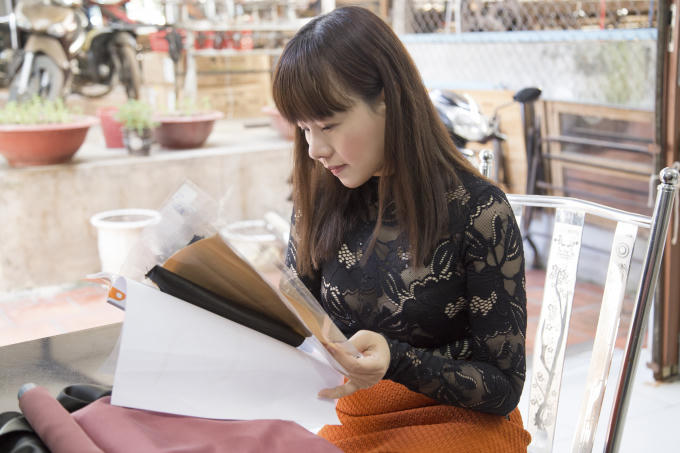 Vượt 200km, Hoa hậu Hằng Nguyễn xúc động khi hội ngộ “nghệ nhân” Lãnh Mỹ A