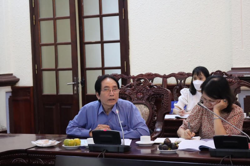 GS.TS Nguyễn Minh Đoan trao đổi tại hội thảo.