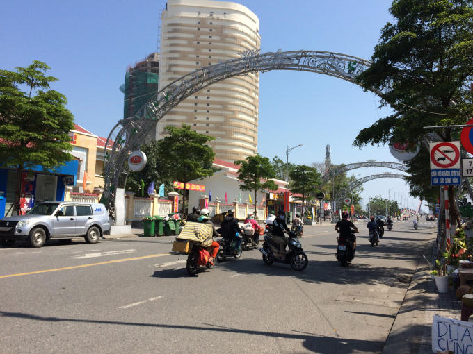 Người dân vội vã hơn trong ngày cuối cùng năm cũ.