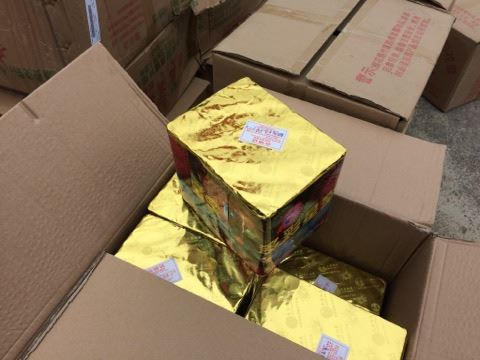 Pháo lậu được bọc kỹ lưỡng.
