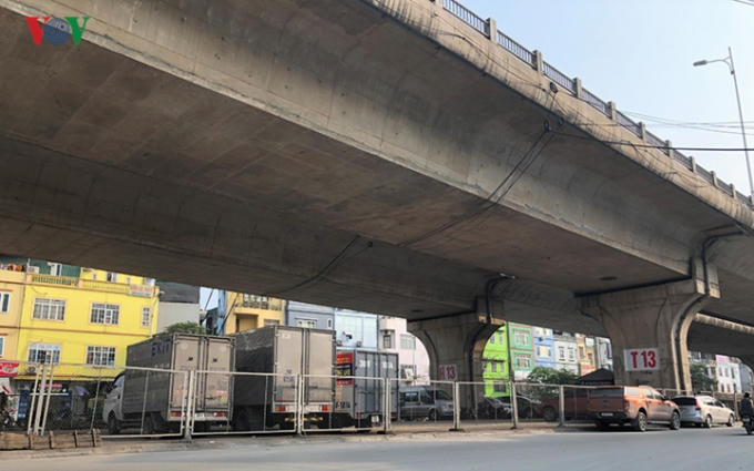 Bộ GT-VT đề nghị UBND TP Hà Nội chỉ đạo các cơ quan chức năng của TP thực hiện tốt công tác quản lý, bảo vệ kết cấu hạ tầng giao thông đường bộ theo đúng quy định của pháp luật.