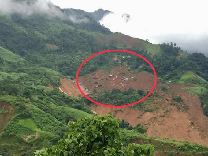 28 ngôi nhà ở bản Sáng Tùng, xã Tả Ngảo bị xóa sổ sau một đêm giờ chỉ còn là một đống đổ nát