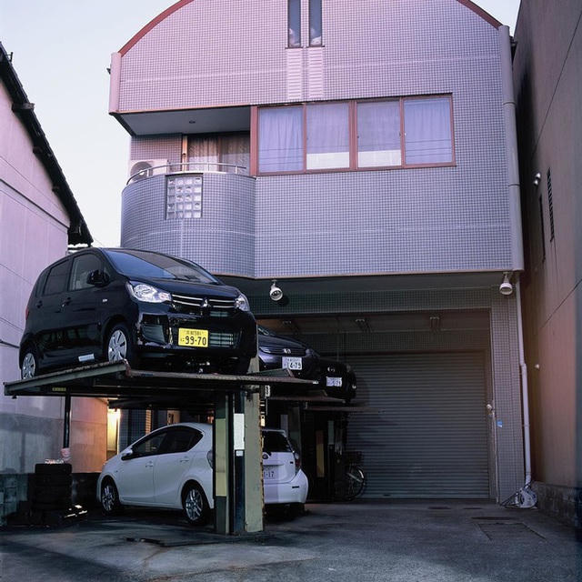 Bãi đỗ xe thông minh với nhiều tầng giúp tiết kiệm không gian.