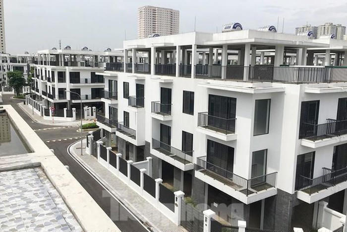 Theo UBND huyện Thanh Trì, kích thước nhà và mái một số mẫu nhà tại The Eden Ros phù hợp với hồ sơ thiết kế bản vẽ thi công điều chỉnh. Ảnh: Tiền phong.