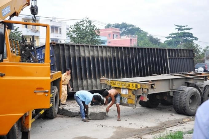 TP Hồ Ch&iacute; Minh: Hiện trường vụ xe container g&acirc;y &ldquo;n&aacute;o loạn&rdquo; Quốc lộ