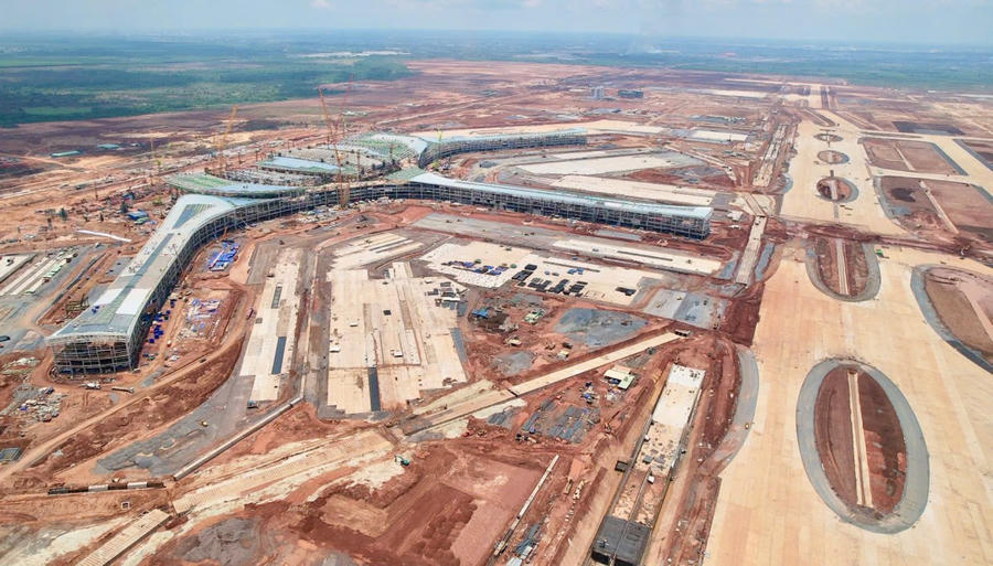 Tại nhà ga hành khách (gói thầu 5.10), tiến độ thi công vượt kế hoạch hàng chục ngày.