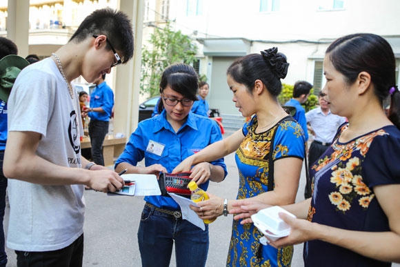 Thí sinh xét tuyển tại ĐH Quốc gia. Ảnh: Tùng Anh.