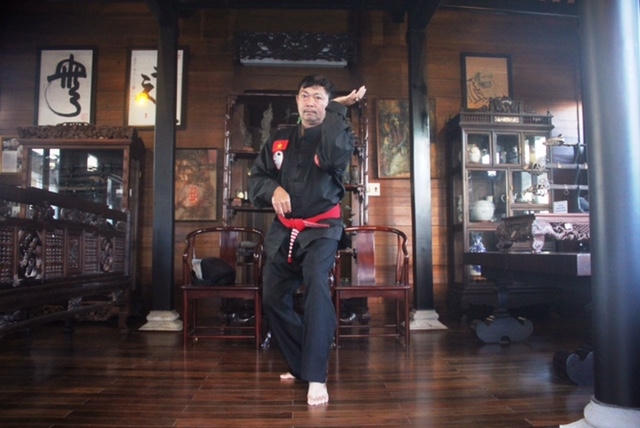 VS. Nguyễn Văn Anh biểu diễn thế Hầu thủ thâu đào.