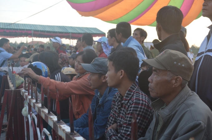 Những h&igrave;nh ảnh cảm động tại phi&ecirc;n xử vụ thảm &aacute;n ở B&igrave;nh Phước