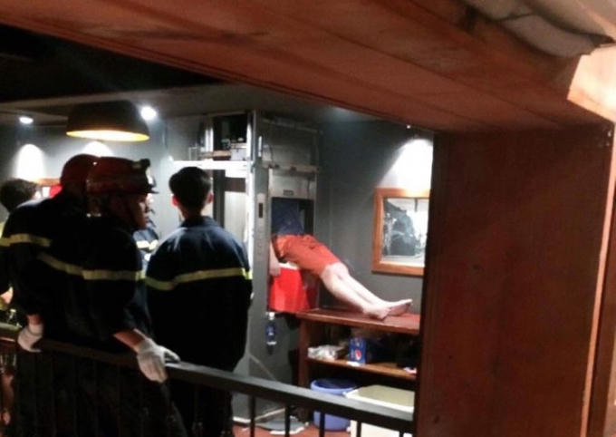 Hiện trường nam thanh niên kẹt trong thang máy dẫn đến tử vong.