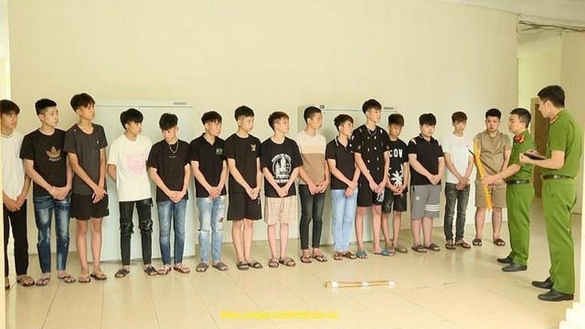 21 thanh, thiếu niên “hỗn chiến” khiến 1 người tử vong.