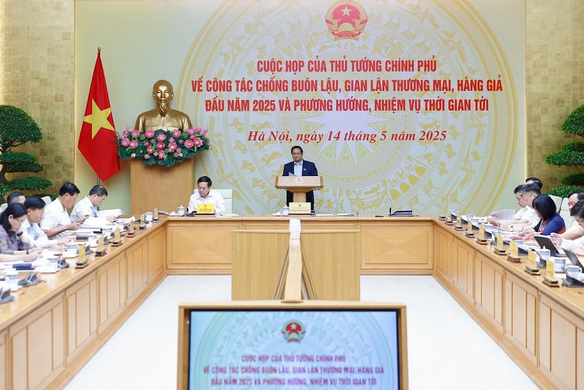 Thủ tướng chủ trì cuộc họp chống buôn lậu, gian lận thương mại, hàng giả.