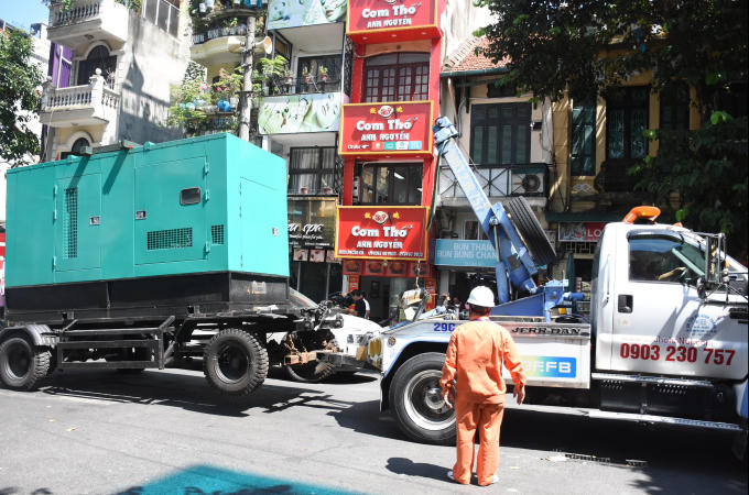 EVNHANOI bố trí máy phát điện dự phòng tại các khu vực diễn ra các sự kiện chào mừng