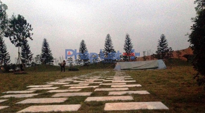 Trao đổi với Phapluatplus.vn, ông Hoàng Văn Cương, quyền Giám đốc dự án Công viên Vĩnh Hằng Thiên Đức cho biết: “Khi nhận được kế hoạch lễ án táng cho hai nghệ sĩ Thanh Tùng, phía ban quản lý Công viên nghĩa trang Vĩnh Hằng Thiên Đức đã chuẩn bị các công tác cần thiết để án táng người nghệ sĩ nổi tiếng".