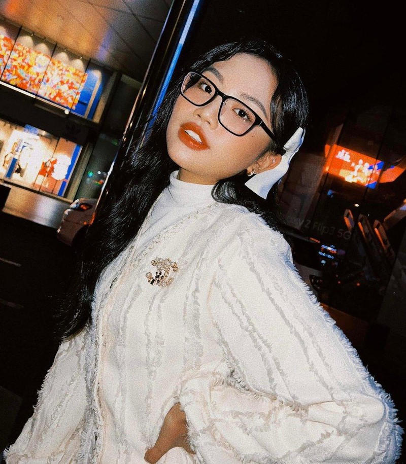 Ca sĩ nhí hiện tại đã vui vẻ và tự tin hơn sau thời gian bị miệt thị ngoại hình. (Ảnh: FB Phương Mỹ Chi)