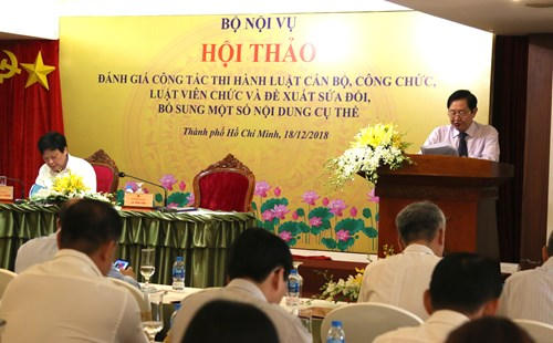 Bộ trưởng Bộ Nội vụ Lê Vĩnh Tân phát biểu tại hội nghị.