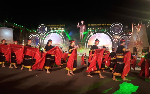 Festival Cồng chiêng Gia Lai 2018: Âm vang giữa đại ngàn