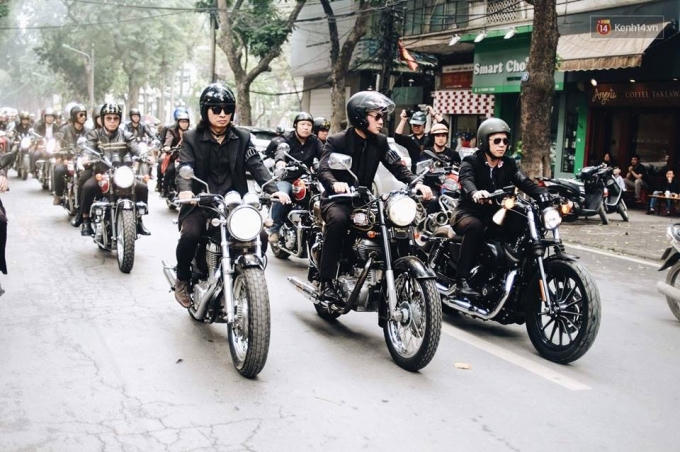 Đoàn xe Moto tiễn đưa Trần Lập.