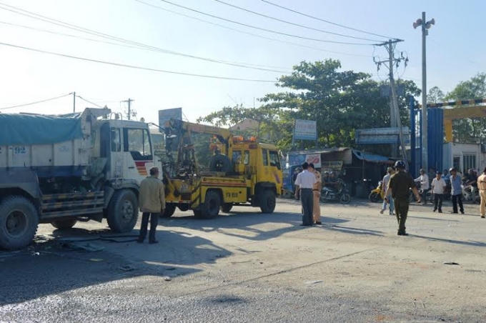 Cận cảnh xe ben &ldquo;đi&ecirc;n&rdquo; g&acirc;y tai nạn li&ecirc;n ho&agrave;n rồi đ&acirc;m nh&agrave; d&acirc;n