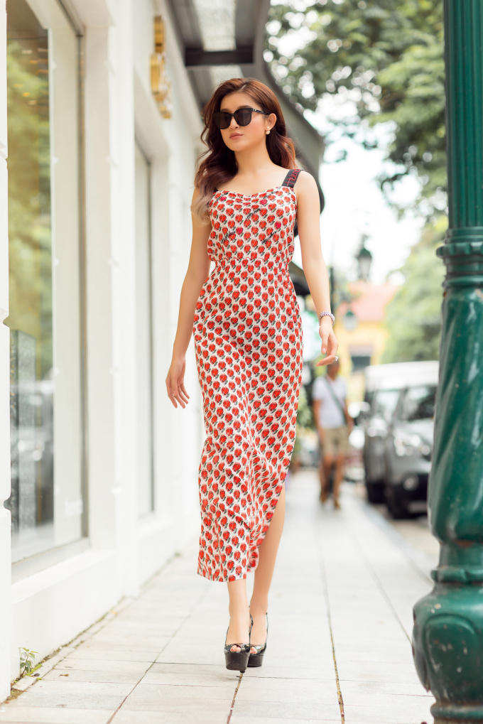 Á hậu Huyền My khiến các cô nàng mê mẩn trong các thiết kế của BST “the muse”