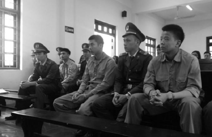 Các bị cáo tại phiên tòa phúc thẩm.