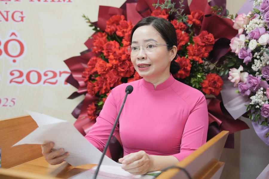 Đồng chí Nguyễn Thị Quỳnh Lưu – Phó Bí thư Chi bộ đã trình bày Dự thảo báo cáo Chính trị của Chi bộ nhiệm kỳ 2022 - 2025.