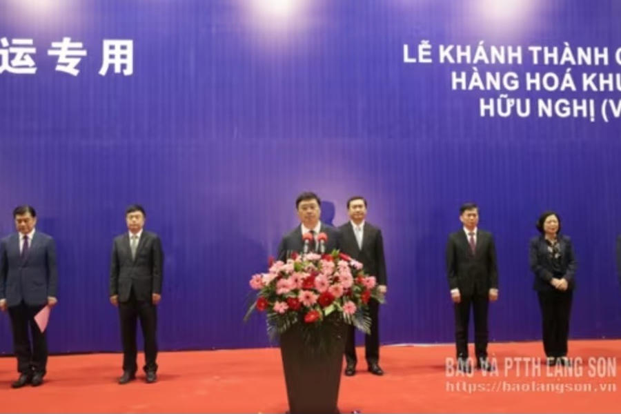 Ông Vi Thao, Chủ tịch Chính quyền nhân dân Khu tự trị dân tộc Choang Quảng Tây phát biểu tại buổi lễ. (Ảnh: Báo &PTTH Lạng Sơn)