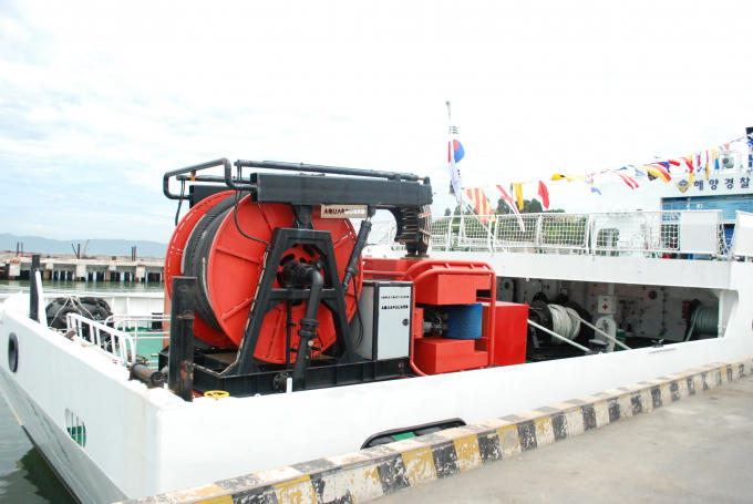 Hệ thống máy móc hiện đại ở phần cuối đuôi tàu huấn luyện Badaro 3011.
