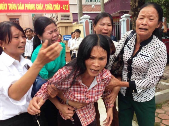 Mỗi phiên xử, là một phen náo loạn do bị cáo và gia đình diễn ra ngay tại chốn công đường.