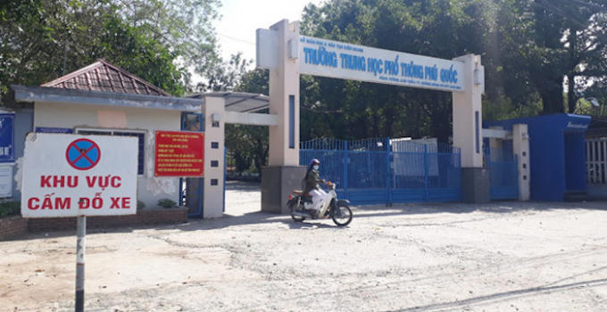 Trường THPT Phú Quốc (Kiên Giang) lộ đề thi học kỳ.