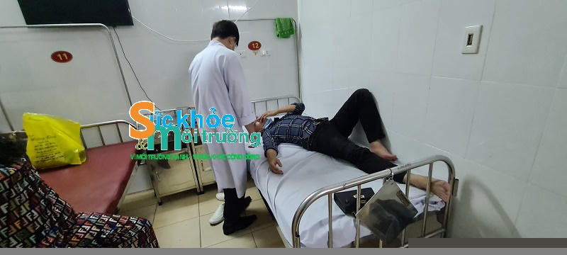 Phóng viên nhập viện trong tình trạng đa chấn thương.