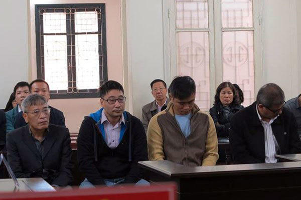 Các bị cáo tại tòa.