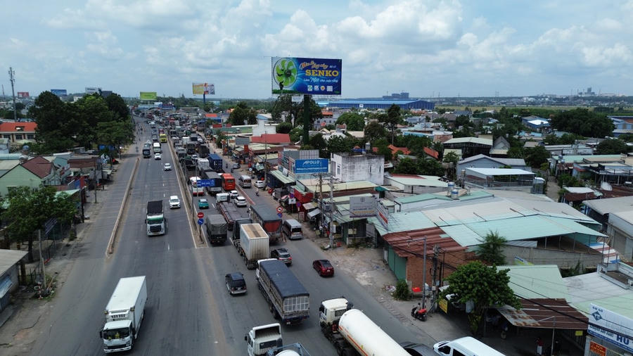Kẹt xe là đặc sản của Quốc lộ 51.