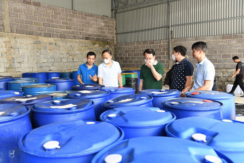 Hàng nghìn lít hoá chất được nhóm tội phạm sử dụng để sản xuất ma tuý.