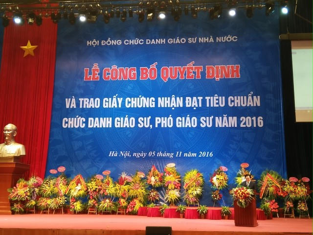 Đ&atilde; ph&aacute;t hiện ứng vi&ecirc;n ph&oacute; gi&aacute;o sư được c&ocirc;ng nhận nhưng thiếu ti&ecirc;u chuẩn